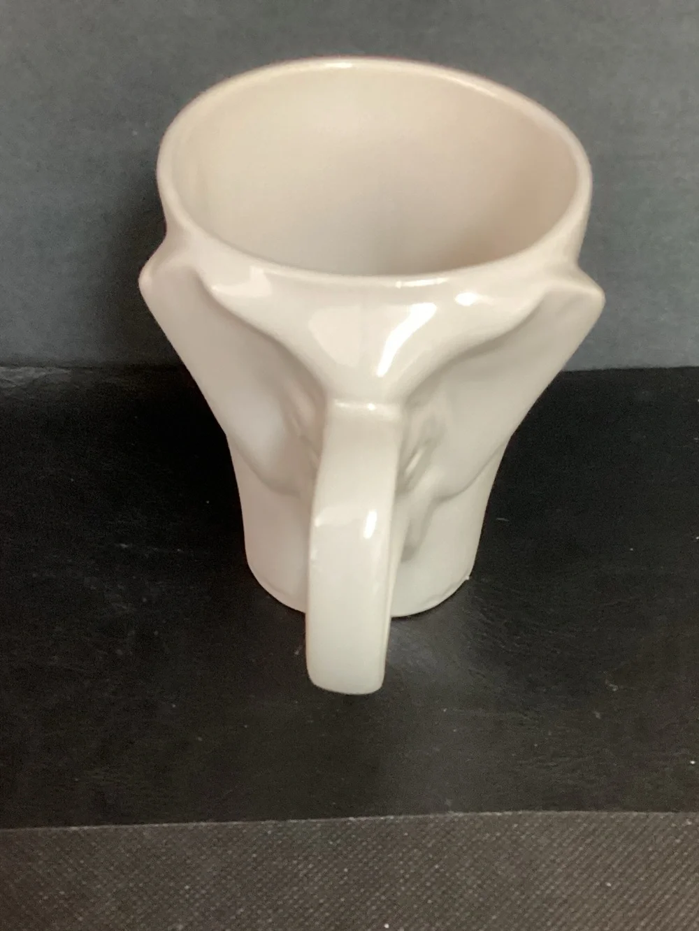 Pottery Barn A-Z White Elephant Letter E Initial Mug HTF